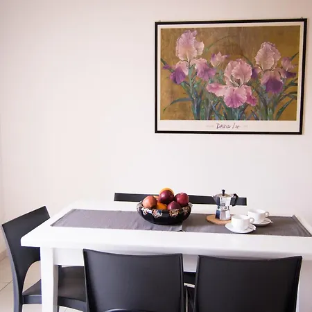 Iris Apartment